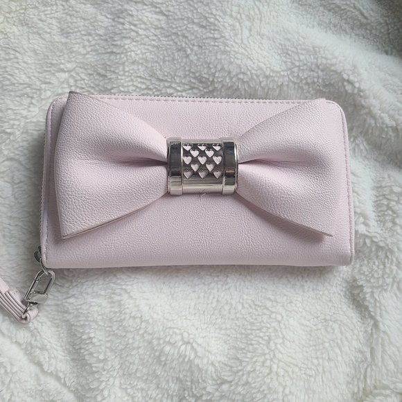 Betsey Johnson Wallet/Wristlet - Picture 1 of 3